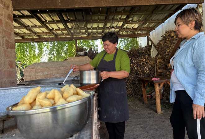揚げたて絶品！ボルソック作り