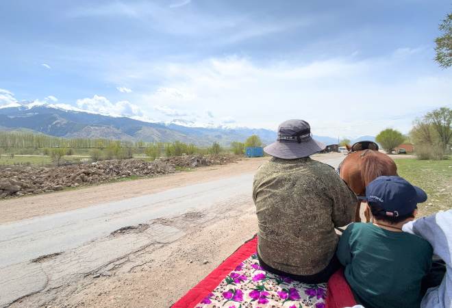 馬車でアシュの村をのんびり散策